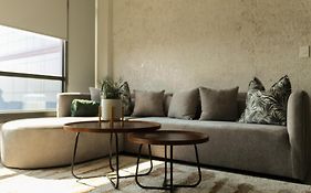 Sandton Apartment 15 West Road South